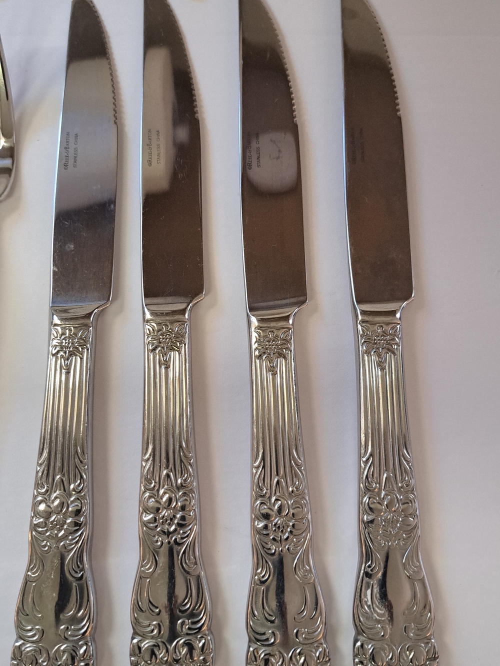 Reed & Barton Tiger Lily Silverplated Flatware Dinner Knives Lot of 4 1945 VTG